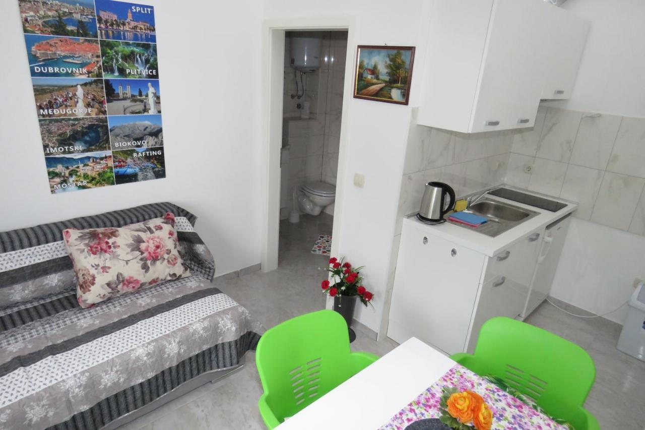 Apartments Caleta Baska Voda Bagian luar foto