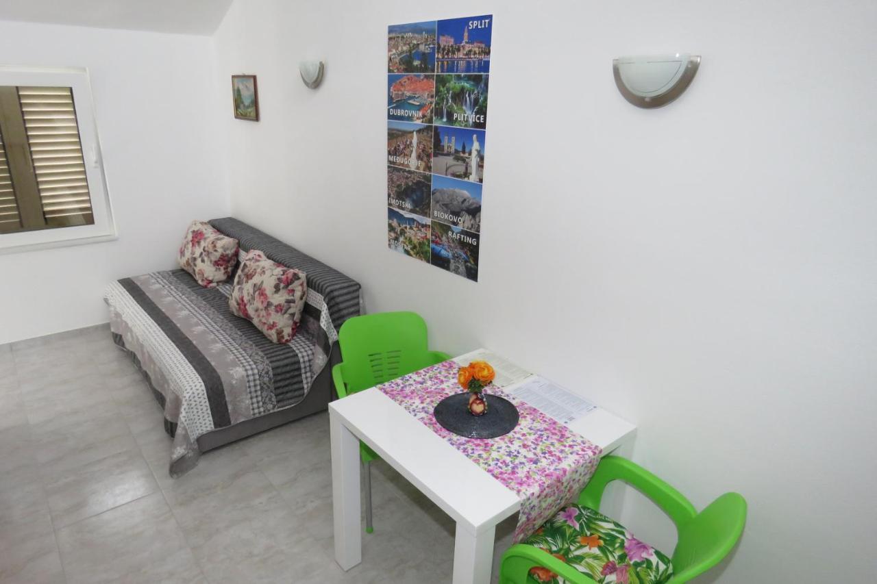 Apartments Caleta Baska Voda Bagian luar foto