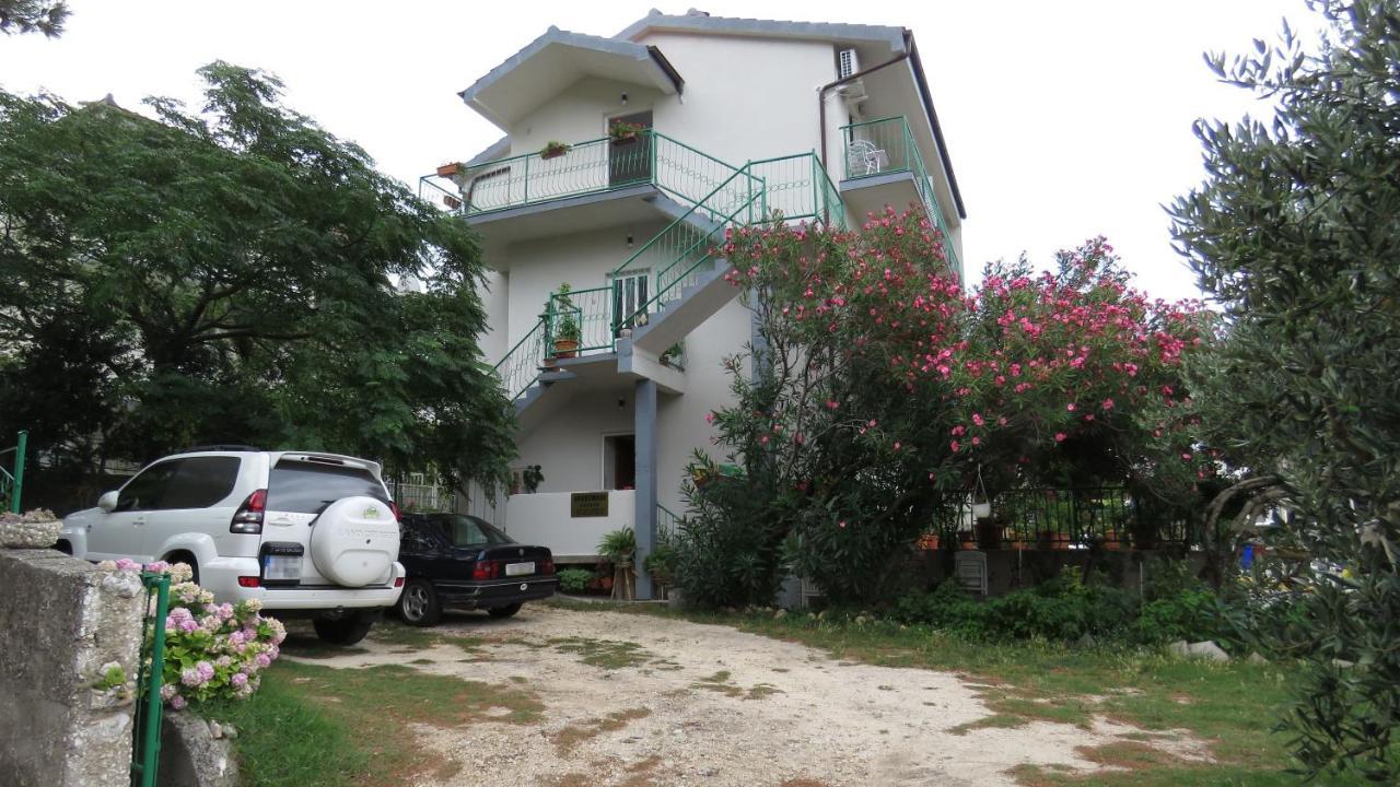 Apartments Caleta Baska Voda Bagian luar foto